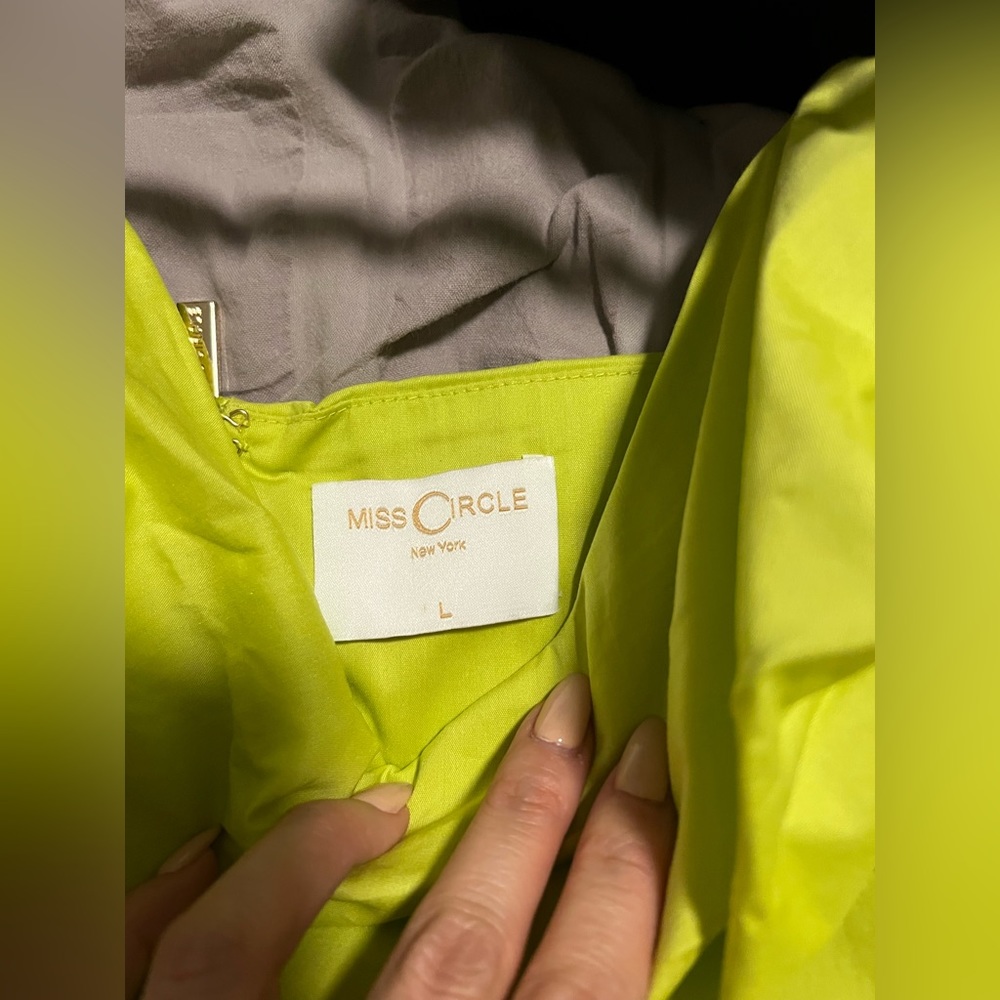 Lime green corset ruched dress- Miss Circle - Picture 5 of 7